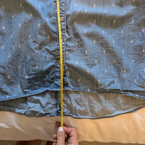 Anthropologie Cloth And Stone Chambray Top Size M - Picture 4 of 7